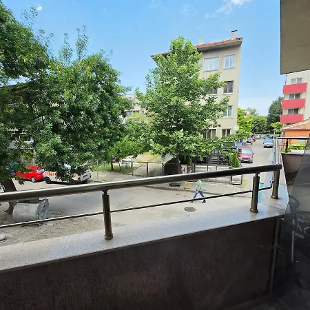 Modern In The Heart Of شقة بلوفديف